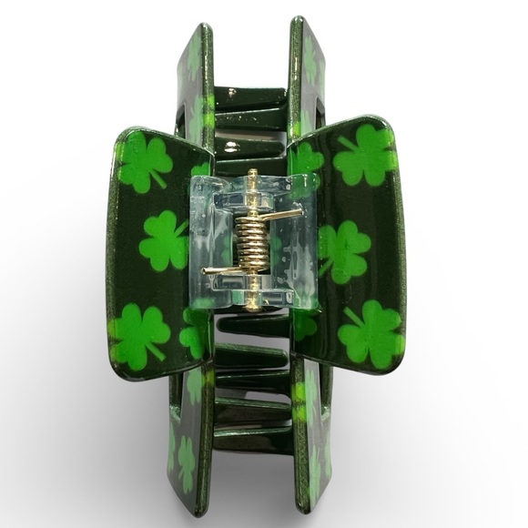 Shamrock Covered Acrylic Hair Clip New - Picture 3 of 3